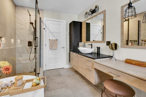 Salle de bains - 154 Ch. Du Roi, Saint-Hippolyte, QC - Indoor Photo Showing Bathroom