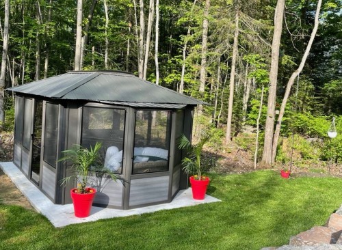 Cour - 154 Ch. Du Roi, Saint-Hippolyte, QC - Outdoor