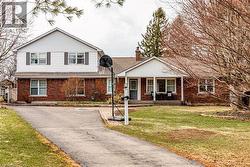 220 COLLEEN Crescent Ancaster, ON L9G 1J4