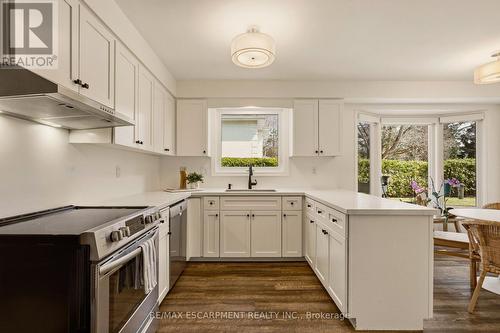 3 Postans Path, Hamilton, ON - Indoor Photo Showing Kitchen