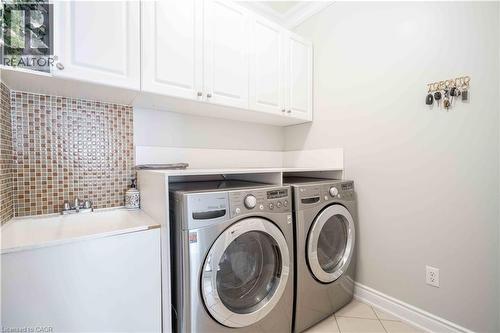 3220 Sorrento Crescent, Burlington, ON - Indoor Photo Showing Laundry Room