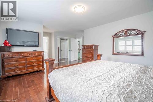 3220 Sorrento Crescent, Burlington, ON - Indoor Photo Showing Bedroom