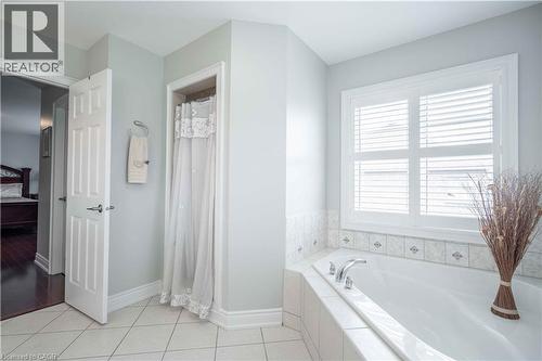 3220 Sorrento Crescent, Burlington, ON - Indoor