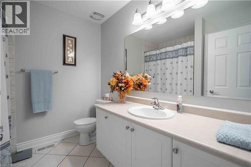 3220 Sorrento Crescent, Burlington, ON - Indoor Photo Showing Bathroom
