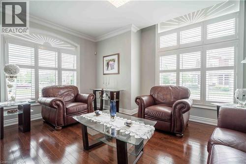 3220 Sorrento Crescent, Burlington, ON - Indoor Photo Showing Living Room