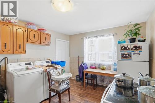 211 West Avenue N, Hamilton, ON - Indoor Photo Showing Laundry Room