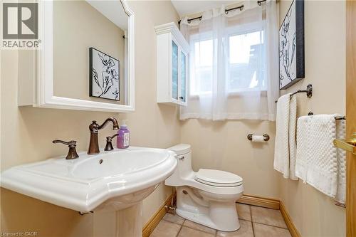 224 White Pines Drive, Burlington, ON - Indoor Photo Showing Bathroom