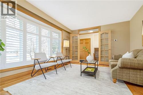 224 White Pines Drive, Burlington, ON - Indoor