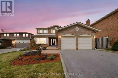 1169 CARLO COURT  Mississauga, ON L4W 3N6