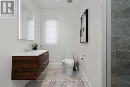Bathroom - 63 Troy Street, Mississauga, ON - Indoor Photo Showing Bathroom