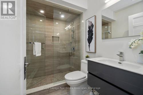 Bathroom - 63 Troy Street, Mississauga, ON - Indoor Photo Showing Bathroom