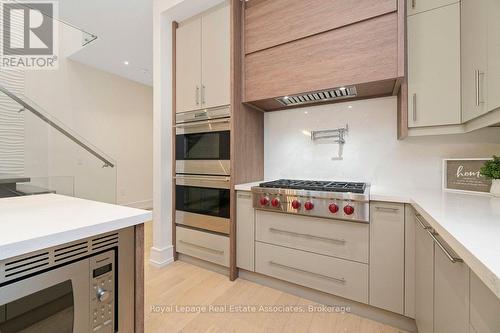 Kitchen - 63 Troy Street, Mississauga, ON - Indoor Photo Showing Kitchen