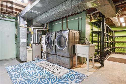 3655 Burnbrae Drive, Mississauga, ON - Indoor Photo Showing Laundry Room