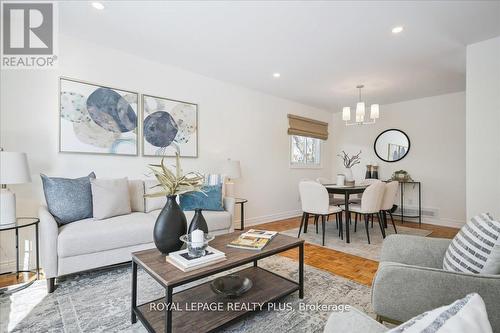 3655 Burnbrae Drive, Mississauga, ON - Indoor Photo Showing Living Room