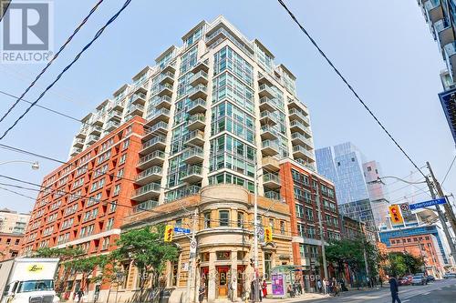 911 - 230 KING STREET E  Toronto, ON M5A 1K5