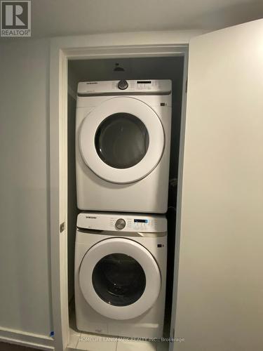 1707 - 1455 Celebration Drive, Pickering, ON - Indoor Photo Showing Laundry Room