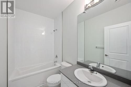 62 First Street, Tillsonburg, ON - Indoor Photo Showing Bathroom