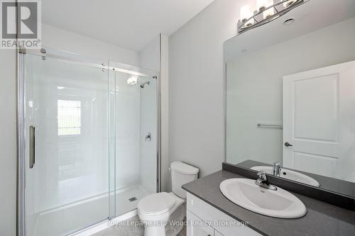 62 First Street, Tillsonburg, ON - Indoor Photo Showing Bathroom