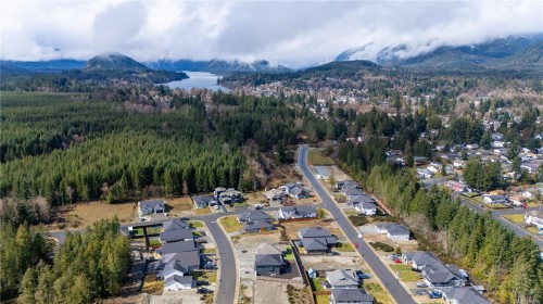 145 Edgewood Dr, Lake Cowichan, BC 