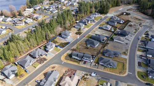145 Edgewood Dr, Lake Cowichan, BC 