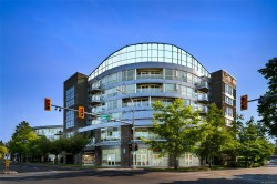 727-2745 Veterans Memorial Pkwy Langford, BC V9B 0H4