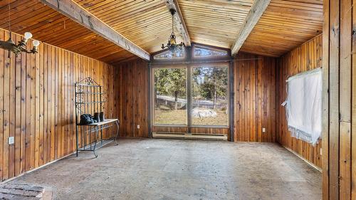 3525 Mathews Road, Kelowna, BC - Indoor Photo Showing Other Room
