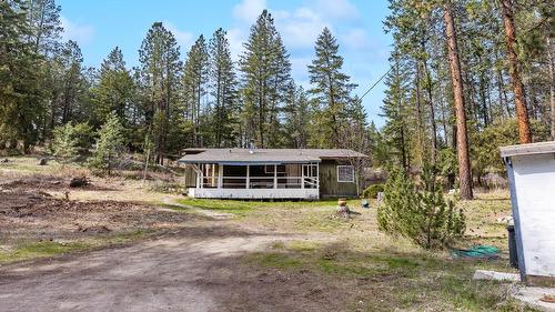 3525 Mathews Road, Kelowna, BC - Outdoor