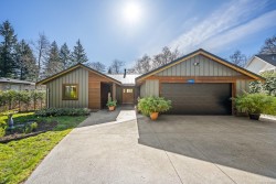 4891 Greaves Cres Courtenay, BC V9J 1R5
