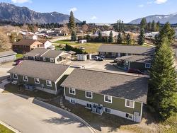 501 16th Avenue Creston, BC V0B 1G0