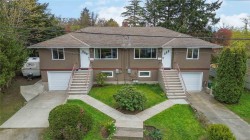 971-973 Lovat Ave Saanich, BC V8X 1V4