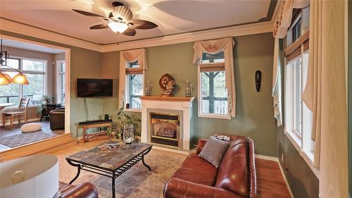 5312 Kennedy Road, Cranbrook, BC - Indoor Photo Showing Living Room With Fireplace