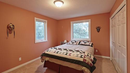 5312 Kennedy Road, Cranbrook, BC - Indoor Photo Showing Bedroom