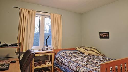 5312 Kennedy Road, Cranbrook, BC - Indoor Photo Showing Bedroom