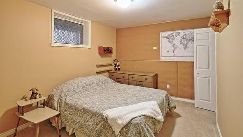 5312 Kennedy Road, Cranbrook, BC - Indoor Photo Showing Bedroom