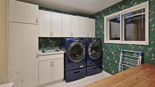 5312 Kennedy Road, Cranbrook, BC - Indoor Photo Showing Laundry Room