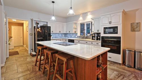 5312 Kennedy Road, Cranbrook, BC - Indoor Photo Showing Kitchen