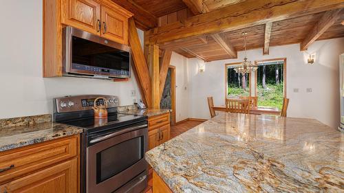 2093 Corn Creek Road, Creston, BC - Indoor Photo Showing Kitchen