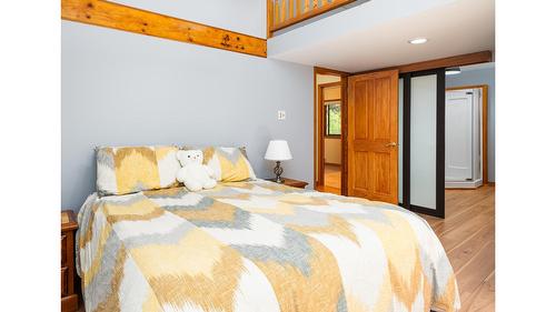 2093 Corn Creek Road, Creston, BC - Indoor Photo Showing Bedroom