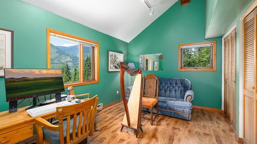2093 Corn Creek Road, Creston, BC - Indoor