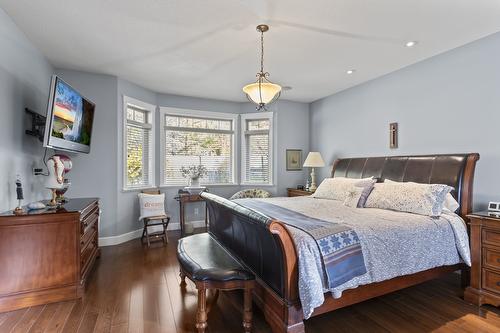 18-420 20Th Avenue, Creston, BC - Indoor Photo Showing Bedroom