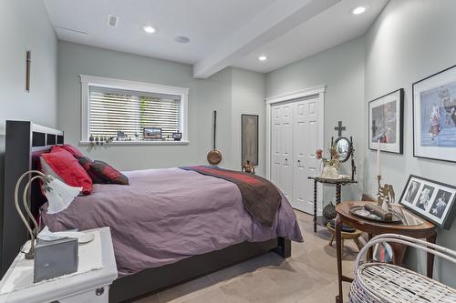 18-420 20Th Avenue, Creston, BC - Indoor Photo Showing Bedroom