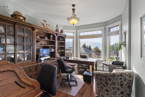 18-420 20Th Avenue, Creston, BC - Indoor Photo Showing Office