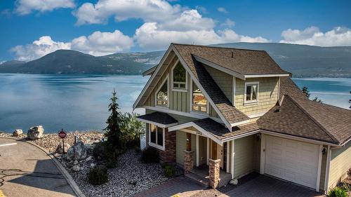 6904 Barcelona Drive  Kelowna, BC V1Z 3R8