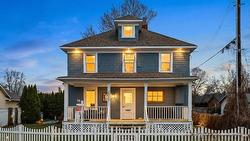 2319 Pandosy Street Kelowna, BC V1Y 1T4