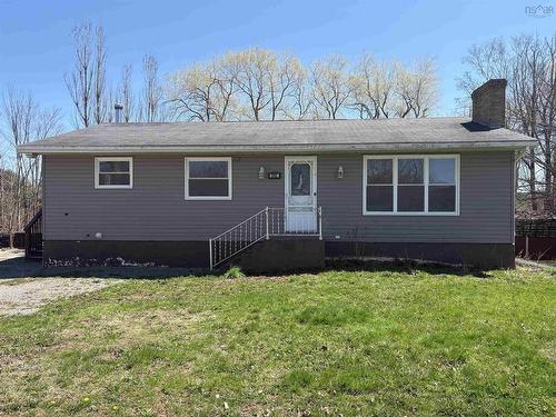 395 College Road  Windsor, NS B0N 2T0