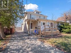 121 OAKDALE AVENUE St. Catharines (Oakdale), ON L2P 2L3