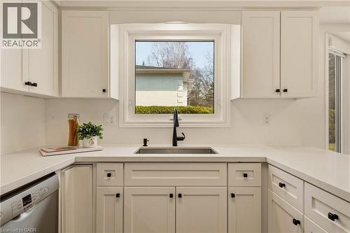 3 Postans Path, Ancaster, ON - Indoor Photo Showing Kitchen