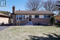 1911 CRYSTAL CRESCENT  London East (East I), ON N5V 1H5