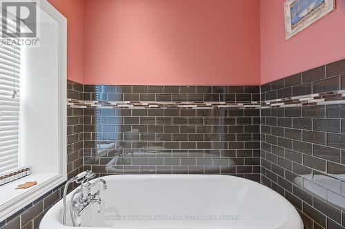 85 Cambria Road N, Goderich (Goderich (Town)), ON - Indoor Photo Showing Bathroom