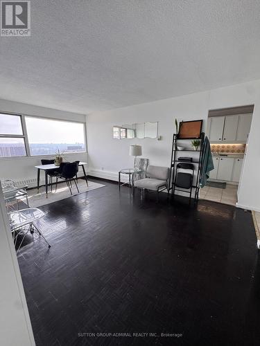 2405 - 715 DON MILLS ROAD  Toronto, ON M3C 1S5